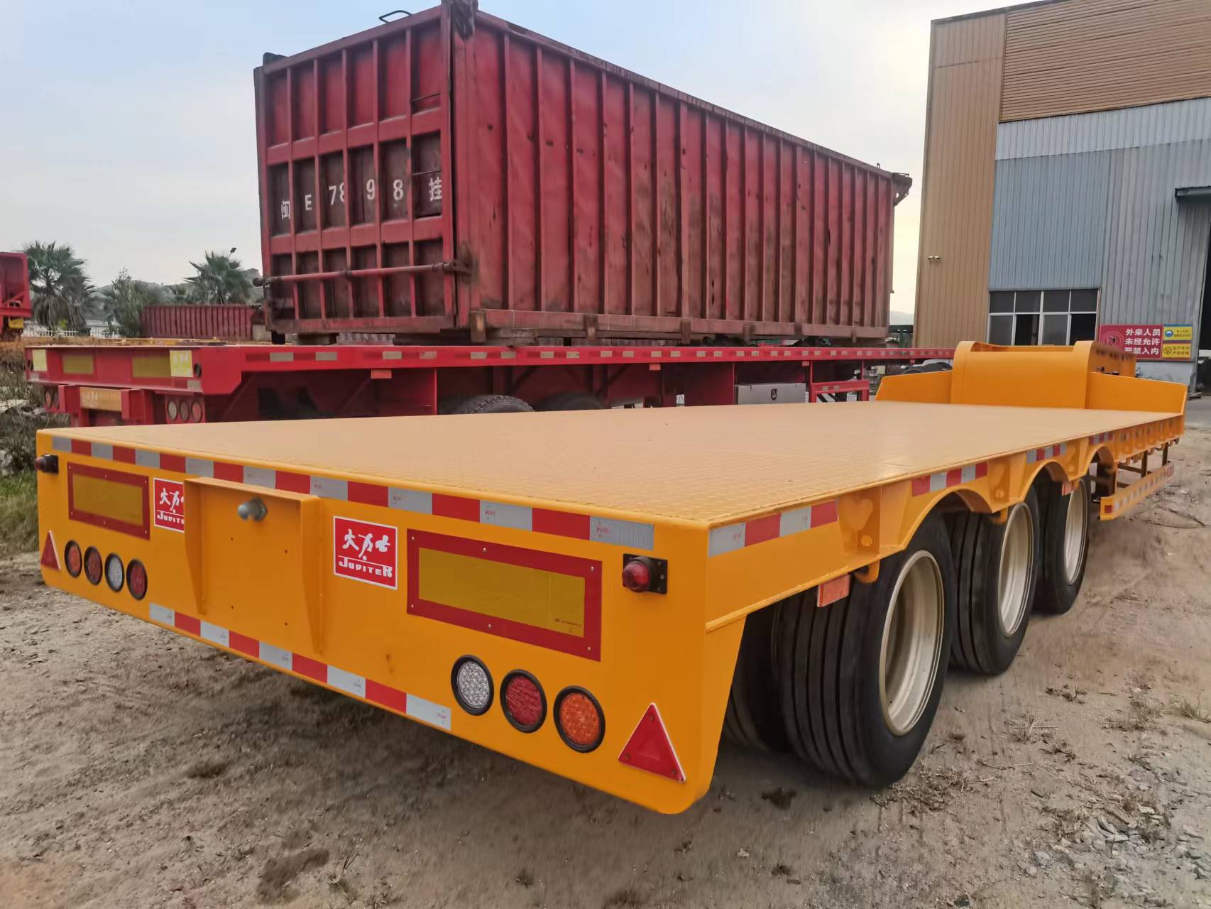 tri-axle lob lowboy low loader semi trailer selesai dan siap dikirim