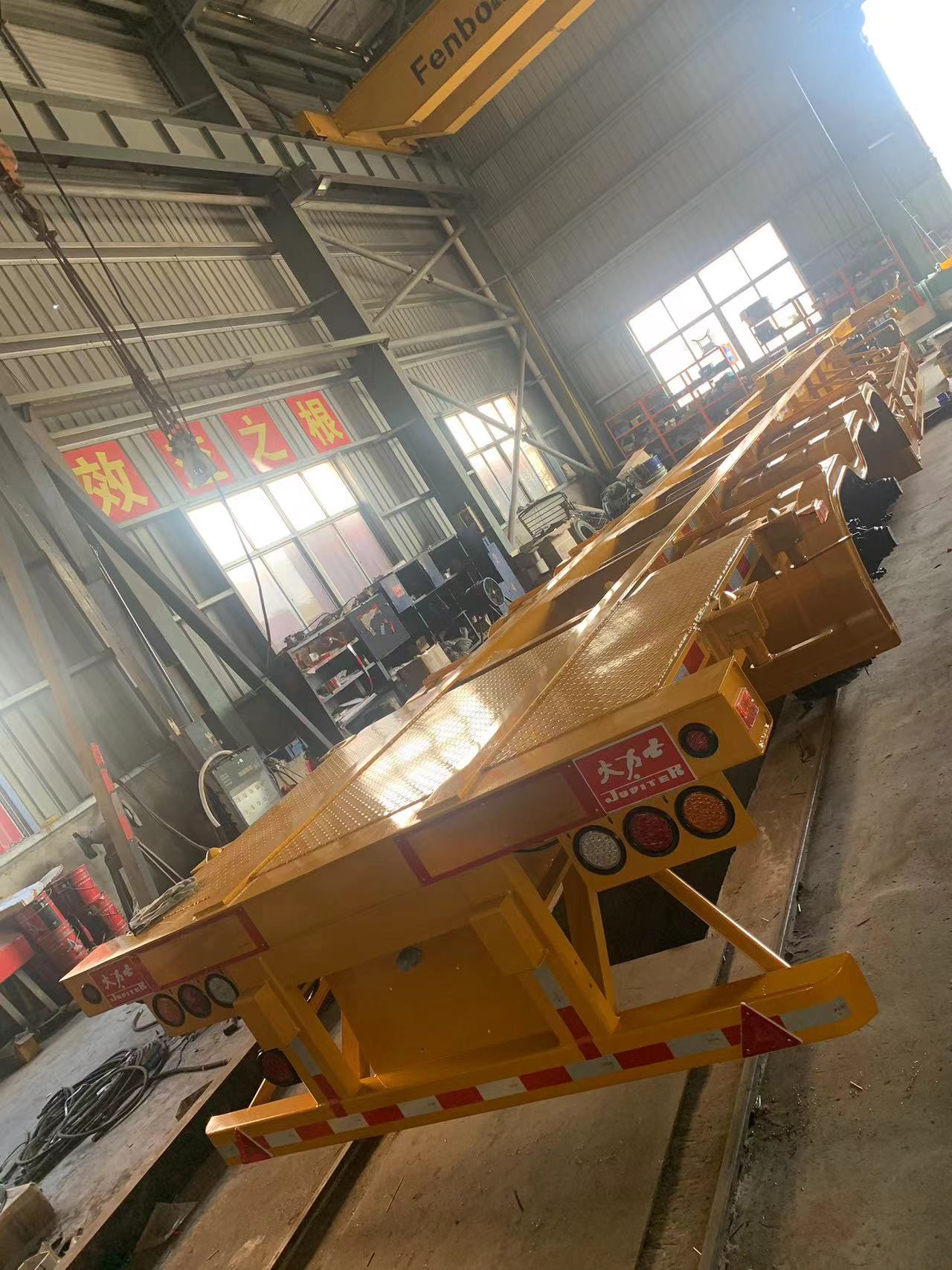 Model baru Trailer Semi Kerangka Gooseneck akan segera dikirimkan