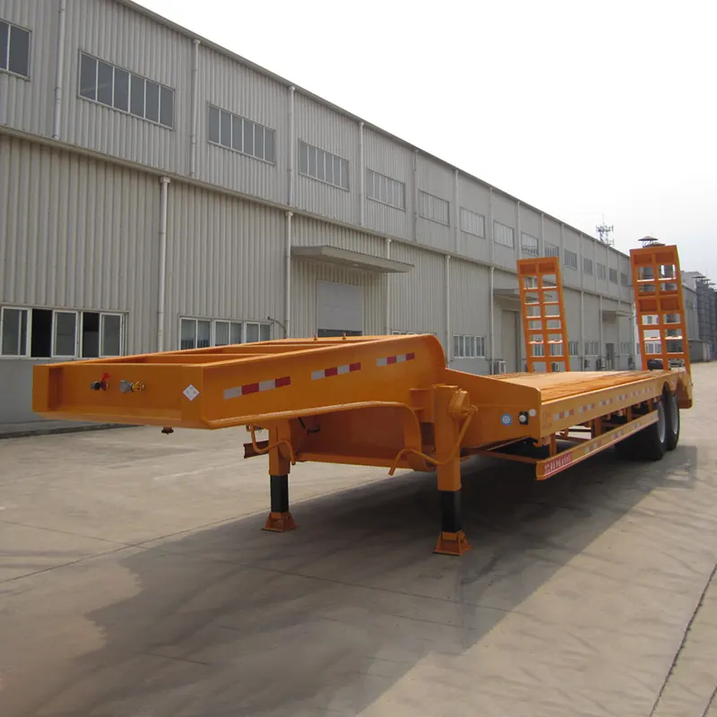 30-40 Ton 2 Gandar Trailer Semi Lowbed dengan Ramp Belakang