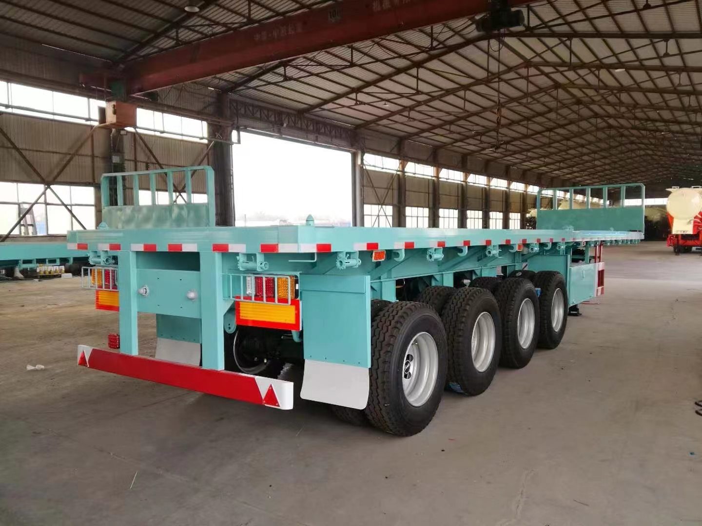 Trailer semi flatbed 40 kaki 4 gandar dengan gandar BPW 13T